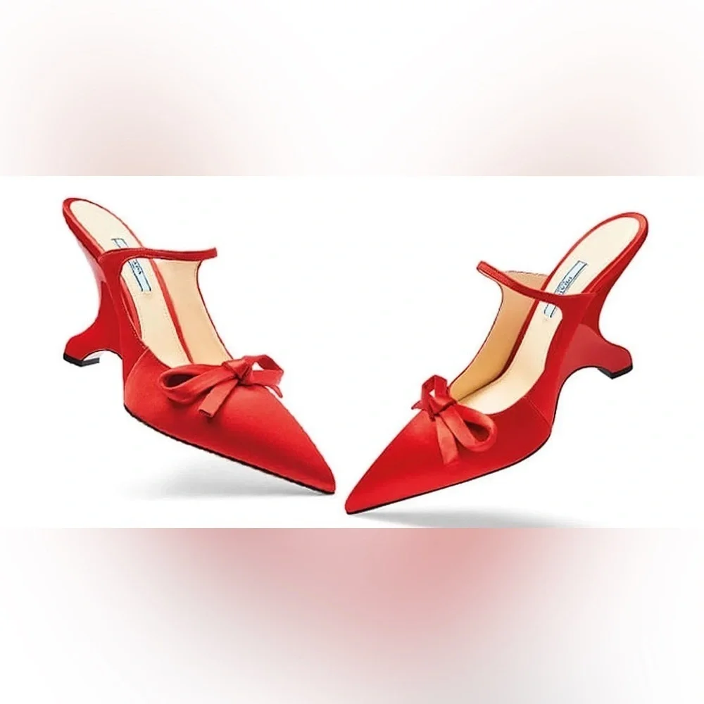 Prada Red Satin Patent Sculpted Bow Wedge heel Mary Jane pumps EU 37 - Picture 11 of 11